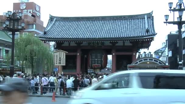 Kaminarimon Gate e Nakamise Shopping Area em Tóquio Japão — Vídeo de Stock